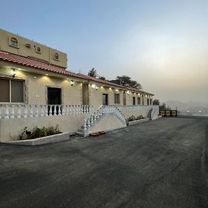 בית הארחה באלג'וראשי 	Tlal Alriv Exterior photo