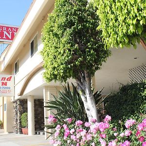 פולרטון Grand Inn Exterior photo