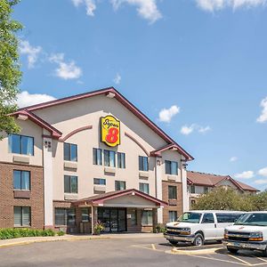 מלון Super 8 By Wyndham Bloomington/Airport Exterior photo