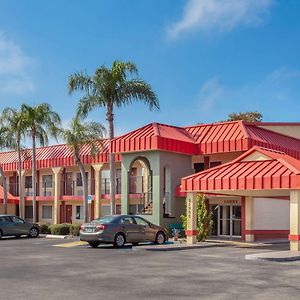 במוטל Super 8 By Wyndham Clearwater/Us Hwy 19 N Exterior photo