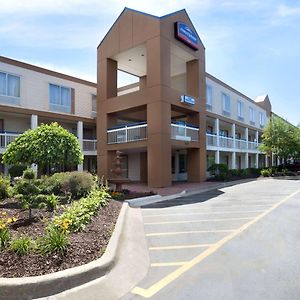 Howard Johnson By Wyndham Romulus Detroit Metro Airport Exterior photo