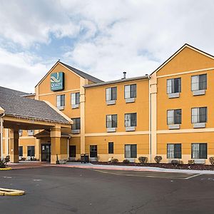 Quality Inn And Suites הארווי Exterior photo