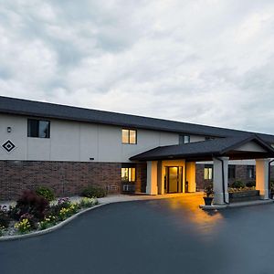 מלון Super 8 By Wyndham Oshkosh Airport Exterior photo