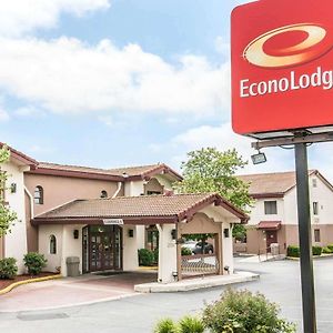 קלמזו Econo Lodge Exterior photo