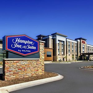 West Allis Hampton Inn & Suites Milwaukee West Exterior photo