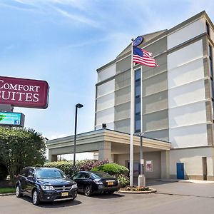 אבנל Comfort Suites At Woodbridge Exterior photo