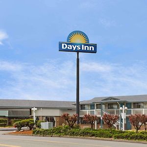 Days Inn By Wyndham אובורן Exterior photo