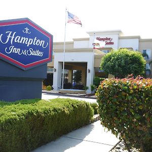 Hampton Inn & Suites רד בלאף Exterior photo