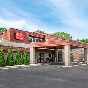 River Falls Econo Lodge Exterior photo