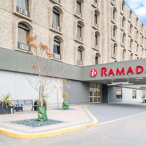 מלון Ramada By Wyndham ססקאטון Exterior photo