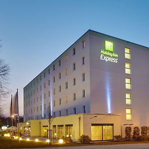 נוינקירכן Holiday Inn Express Neunkirchen, An Ihg Hotel Exterior photo