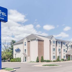 Microtel Inn & Suites באת' Exterior photo