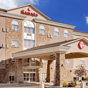 במוטל Ramada By Wyndham Lac La Biche Exterior photo