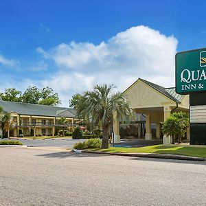 Quality Inn & Suites Near Lake יופאלה Exterior photo