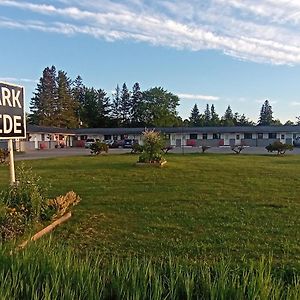 פיטרבורו Park Side Motel Exterior photo