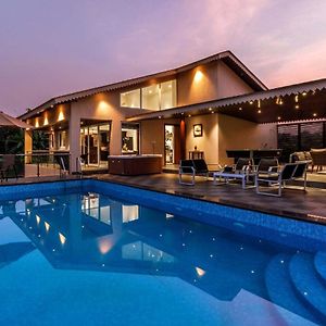 לונבלה Stayvista'S Villa 123 - Mountain-View Luxury Mansion With Infinity Pool, Jacuzzi & Games Zone Exterior photo