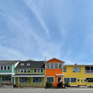 Marysville Hotel Wolfe Island Exterior photo