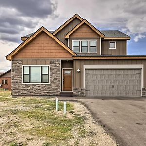 Modern Granby Home With Mountain Views Walk To Golf Exterior photo