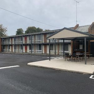 מורוול Latrobe Motel Exterior photo