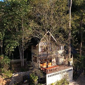 לינה וארוחת בוקר Ban Pang Bo Hu Bon Goodvibes Cabins Exterior photo