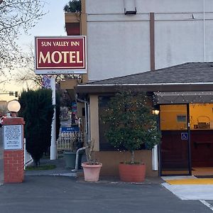 פלזנט היל Sun Valley Inn Exterior photo