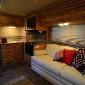 הוילה West Chiltington Luxury American Rv With Hot Tub Exterior photo