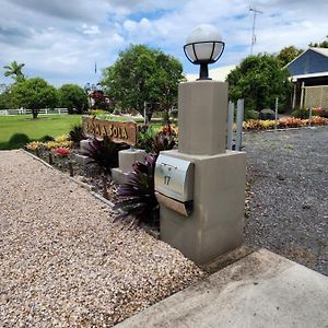 Mooloolah Brom Cottage Exterior photo