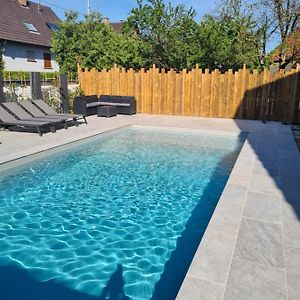 Dalhunden Logement Prive Dans Une Villa Avec Piscine Exterior photo