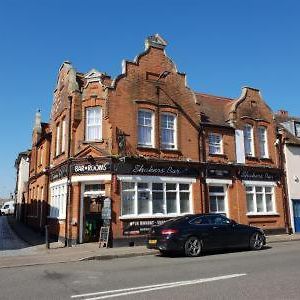 הארוויץ' Shakers Inn Exterior photo