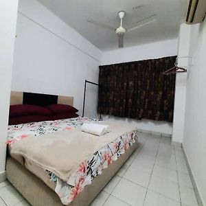 סרי קמבאנגן 3-Bedroom Apartment With Guarded Parking Inside Exterior photo