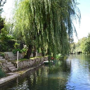 הוילה Saint-Genis-d'Hiersac Gite Familial Avec Jardin Au Bord De L'Eau, Terrasses, Velo, Jeux, Proche Charente, Wifi Inclus - Fr-1-653-189 Exterior photo