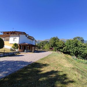 לינה וארוחת בוקר Villa Minozzo Il Golfarone Exterior photo