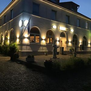 מלון Schweier Krug Exterior photo