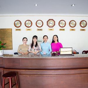 מלון Vi Thanh Khach San Bong Sen Exterior photo