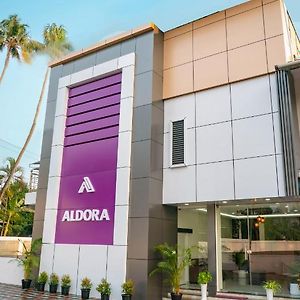 מלון נדומבסרי Aldora Airport Residency Exterior photo