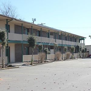 Tahlequah Oak Hill Inn And Suites Exterior photo