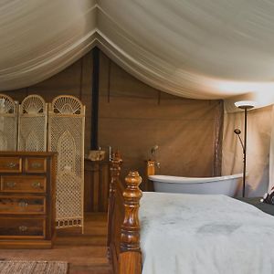 מאונט בורל Silk Pavilions Glamping Exterior photo