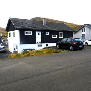 Sørvágur Pouls Airport Guesthouse - Phd Car Rent Exterior photo