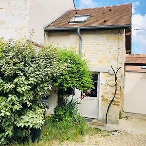 הוילה Us (Val-d'Oise) Cocooning Little House In French Vexin Exterior photo