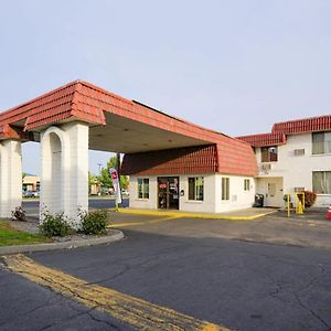 Oyo Hotel Hermiston Or, Downtown Exterior photo