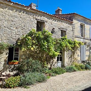 מלון Maine-de-Boixe La Maison Du Commandeur Exterior photo