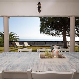 אמרינתוס Villa Cortesia Maritima - Seaside & Private Exterior photo
