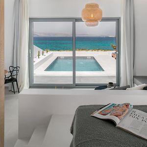 מיקרי ויגלה Seanfinity Beachfront Suites Exterior photo