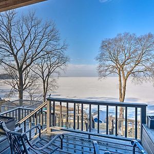 Fort Atkinson Lakefront Home With Gorgeous Sunsets, Kayaks, And Pier Exterior photo