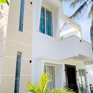 Katuneriya Ayona Beach Villa Exterior photo