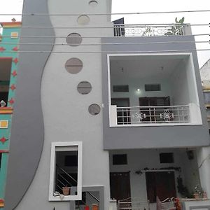 דירות Maheshwar Nadiya Kinare Exterior photo