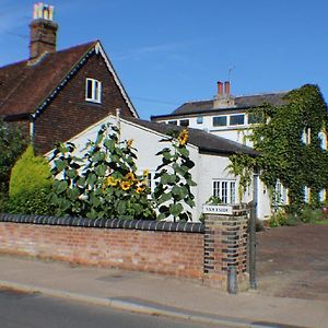 Marden  Moleside Cottage Exterior photo