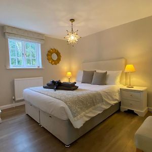 מילטון קינס Charming 1 Bedroom Cottage Style Maisonette By Hp Accommodation Exterior photo
