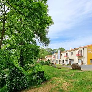 מונטגו Hotel Pont De Senard Exterior photo