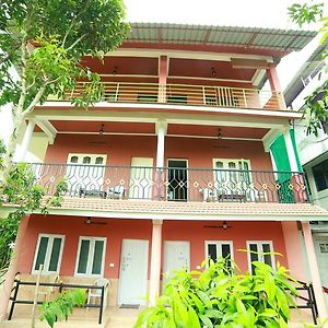 דירות Kumily Kerala House Exterior photo